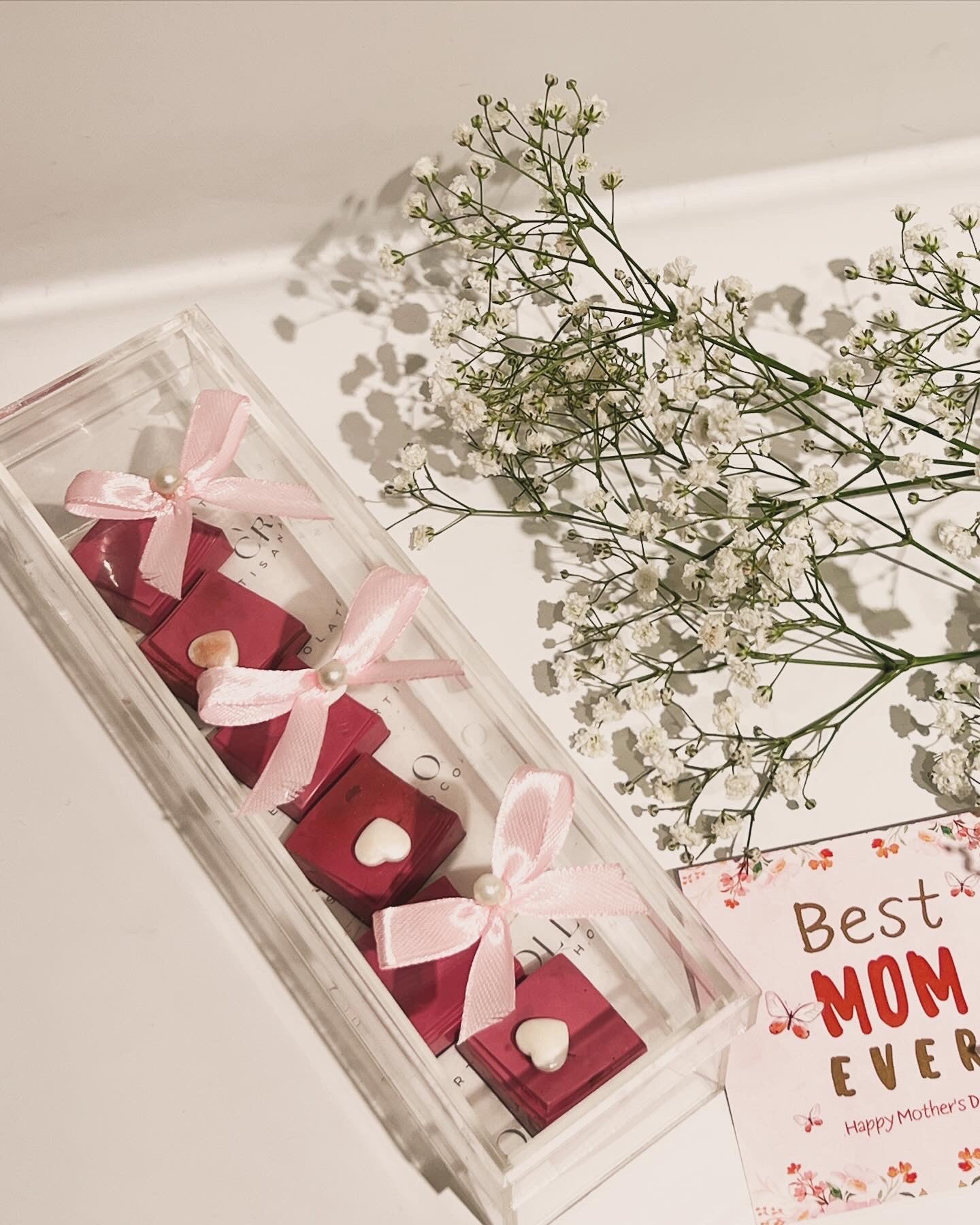 Acrylic handpainted bonbon box